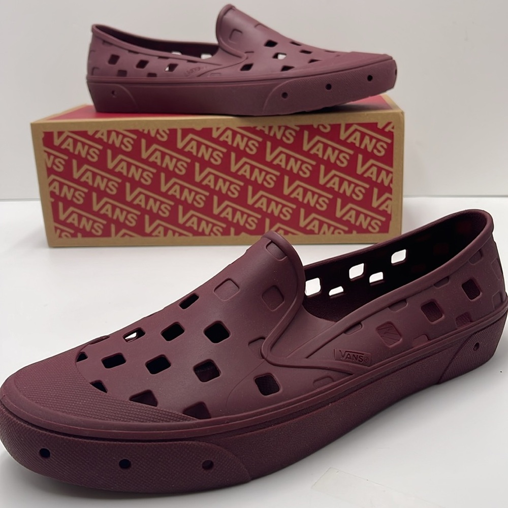 Vans Men’s Slip-On Trk
Tawny Port
VN0A5HF8TWP
Sneakers - Picture 15 of 16